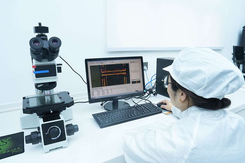 Meline staff conducting PCBA quality control